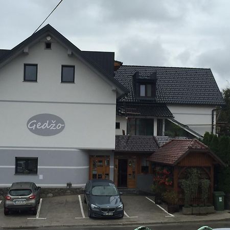 新梅斯托 Gostilna In Prenocisca Gedzo酒店 外观 照片