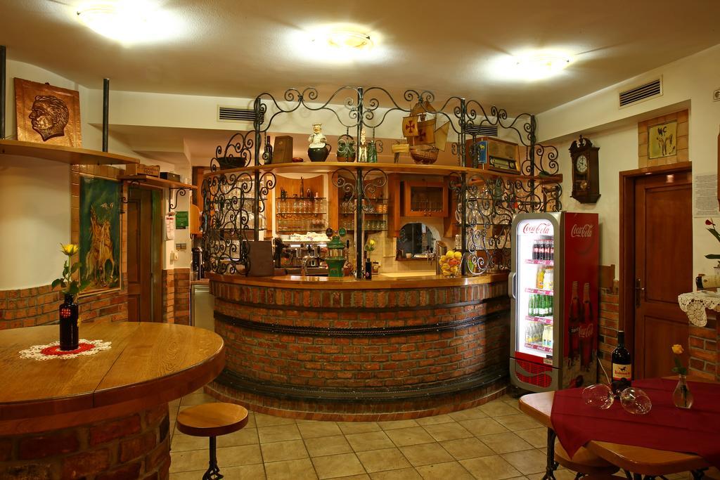 新梅斯托 Gostilna In Prenocisca Gedzo酒店 外观 照片