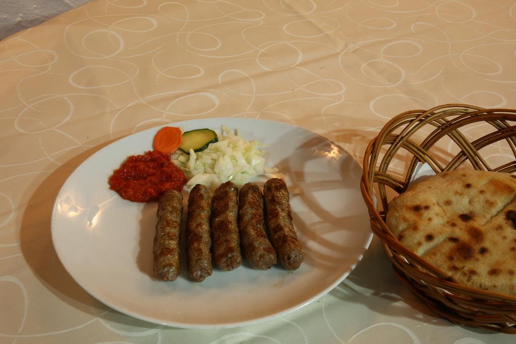 新梅斯托 Gostilna In Prenocisca Gedzo酒店 外观 照片